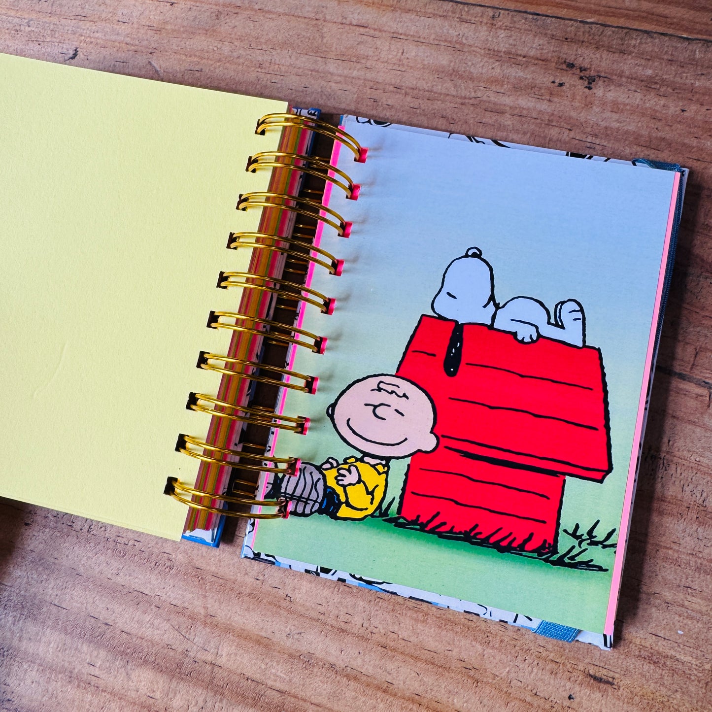 Libreta Snoopy Rainbow
